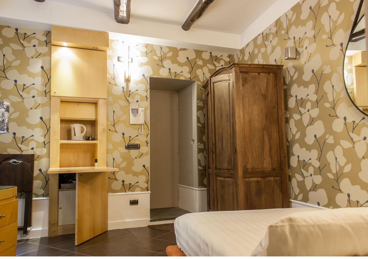 Relais Santa Chiara Apartment Naples Luaran gambar